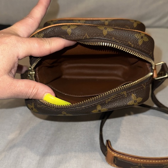 VINTAGE LV DUNABE IN EUC no callouts no peeling honey color - Picture 9 of 10